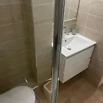 Appartement à Avec Balcon à 200m Du Port