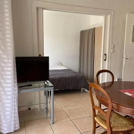Apartment A Avec Balcon A 200m Du Port *