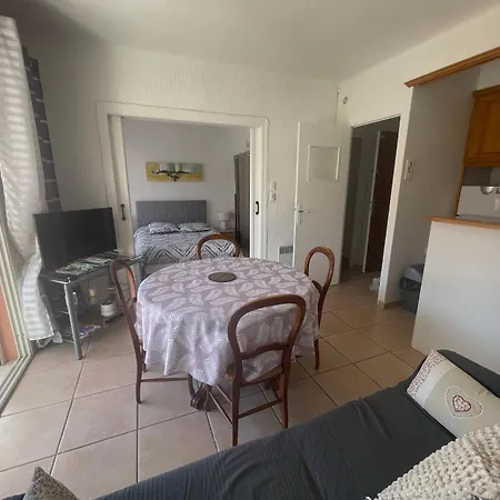 à Avec Balcon à 200m Du Port Appartement