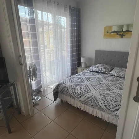 Apartment A Avec Balcon A 200m Du Port