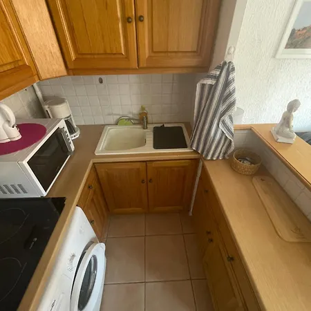 A Avec Balcon A 200m Du Port Apartamento
